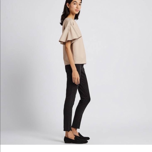 BNWT- Uniqlo women’s round neck Flare tee-size XS - Picture 2 of 7